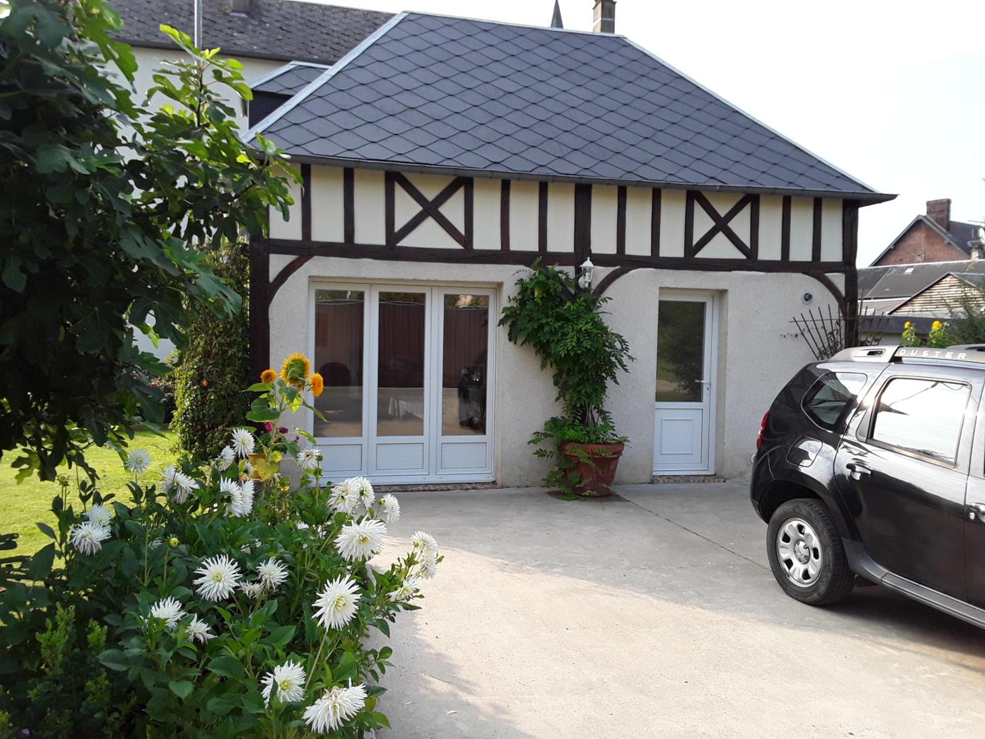 Maison Serquigny Exterior photo